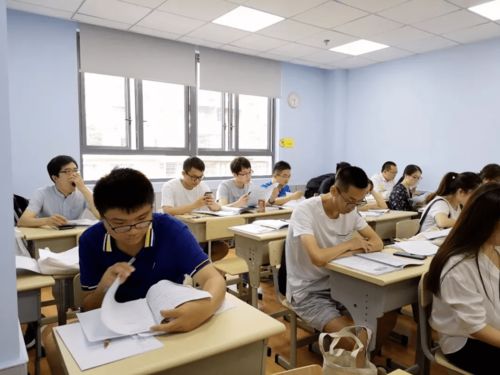 房地產(chǎn)與教育培訓行業(yè)調整下的中國財富分配新周期——教育咨詢新機遇探析